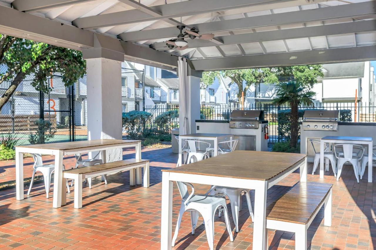 Studio W Handicap Access - Walk To Texas Medical Center, Nrg, Rice University, Parks, Zoo Houston Exterior photo
